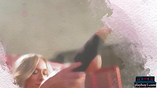 Desirable big juggs American cougar model solo