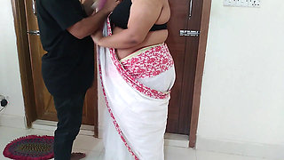 Neighbor Milkman Aunty Fucked Me When His Wife Was Not at Home