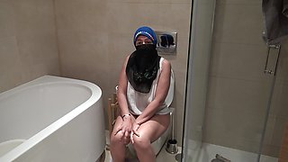 Syrian Wife in Germany Shows Stepson How Women Pee