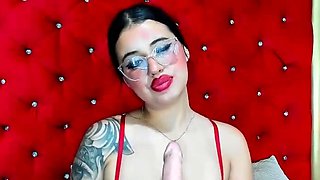 Amateur brunette double toying on webcam