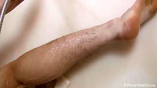 Sunshine plays in the tub and masturbates loudly - WeAreHairy