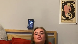 Big ass horny slut dripping over fingers soft moan turns to scream