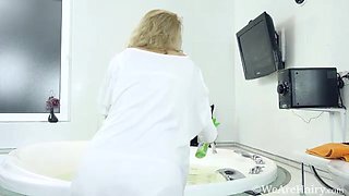 Foxy enjoys a very orgasmic bath today - WeAreHairy