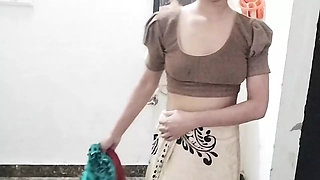 Teacher ko bathroom me piche se pakad ke chod diya