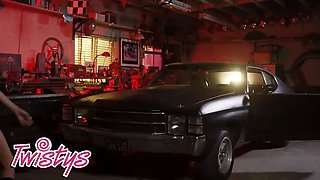 Twistys - stunning kylie rocket stretches her legs and demonstrates off her abilities with a wild labia rub