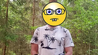 A quick striptease with a cumshot in the nature