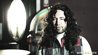 Going Down On The Music With Keiran Lee, Gia Grace - Brazzers