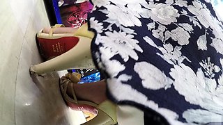 Amateur Foot Fetish Girlfriend Sucks and gives a Footjob