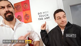 Evie Rees visits an art gallery and picks the greatest art for her, a Big Cock waiting to get sucked & banged - brazzers