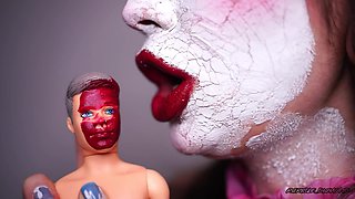 Gentle Giantess Sticky Kiss Cracked Doll