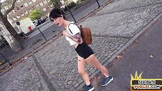 German public amateurs babe POINT-OF-VIEW nailed in car outdoor