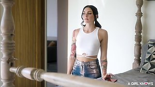 Gorgeous coquettes lesbian exciting sex video