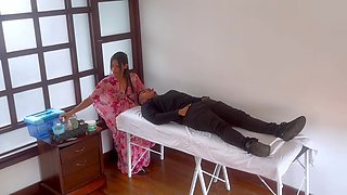 Client Comes for Facial & Ends up Fucking Therapist Till Cumming on Her Tits