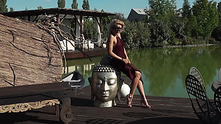 Pretty fashionista seduces while masturbating her clit