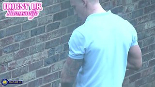 Horny Uk Housewife Fucks Her Big Cock Neighbour