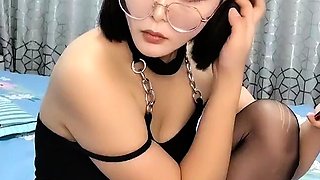 Omege japanese girl with big boobs on cams