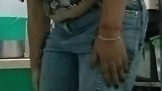 Mene aapni jhat ke bal kate