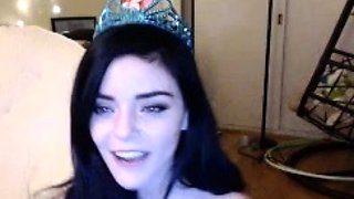 Brunette Solo Webcam Masturbation