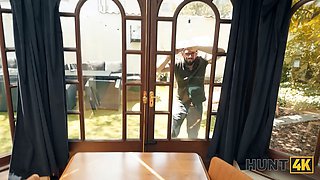 Hunt4k. fucked with a insane tourist in my villa, then sent her to buy me burgers