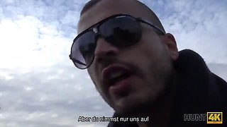 Hunt4k. rothaarige für geld vor ihrem freund gefickt