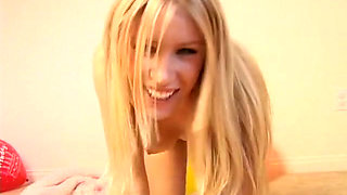 Allie's balloon playing and humping until it pops