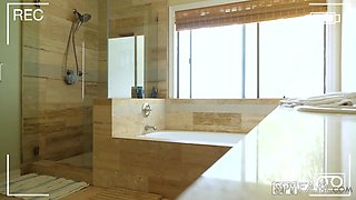 Petite Hannah caught her stepbro jerking off to her on the bath