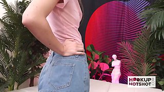 Petite Slut Amber Angel Meets Up For Extreme Sex!