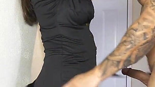 Lady Cop Fucks the Detainee