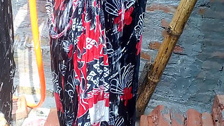 Sadia Is a Very Sexy Girl Shows His Pussy