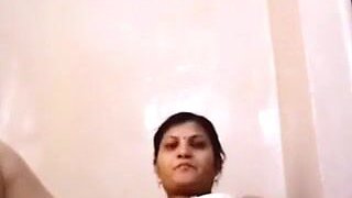 Notorious Kannada clezzie aunty shaila online hump converse with her clints
