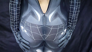 AGAIN COSPLAY SPIDERMAN, EVEN IN ENTOT IT RUNS OUT UNTIL CROT INSIDE