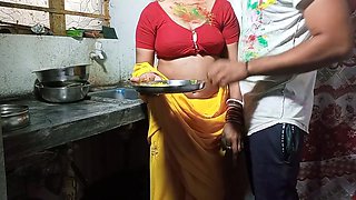 Holi Par Sexy Bhabhi Ko Color Lagakar Kitchen Stand Par Khood Choda