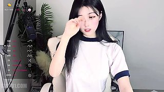Japanese babe Hiyori Konno masturbation scene