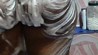 Bhabhi ka aaj Nahate hue video banaa liya