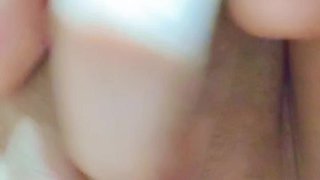 Horny Pinay Babe Fingering her virgin Pussy