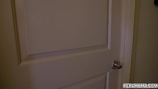 Blondie mother I´d like to fuck had an appetite for 18 years old dick