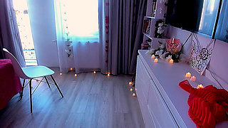 The red-haired beauty decided to arrange a milk show...