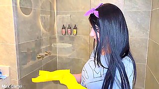 The Maid Has Huge Breasts Hot