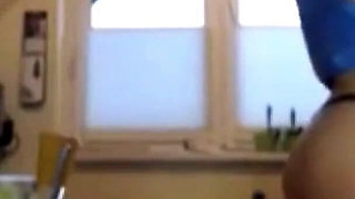 Naughty and Naked Twerk Tease: Sexydea's Sensational Performance