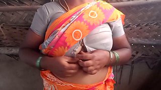 Tamil Housewife Big Boobs Show in Village House