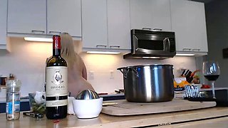 Cumshot amateur MILF suck and jerks dude in the bedroom