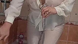 Busines Shower Women