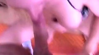 Deutsche Amateur-Blondine im Bikini Blowjob und Gesichtsbesa