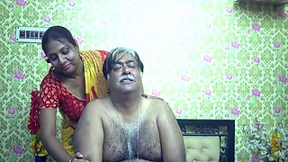 Indian Desi Bhabhi Gives Blowjob To Her Owner