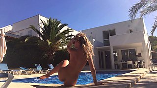 Glamour blonde babe outdoor deepthroat