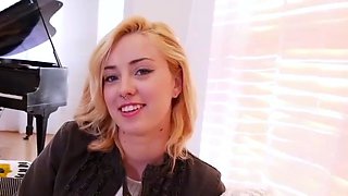 Smoking hot blonde is ready to do porn
