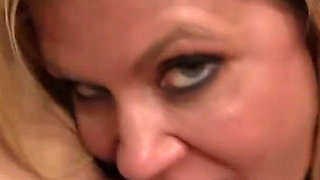 Hot cougar craves for young kitten's pussy and licks it