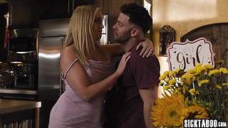 Steamy teenager came and fucks moms husband