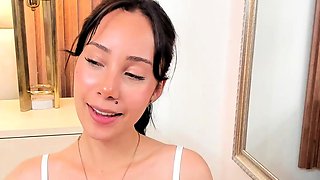 Seductress Babe with the Magic Mouth