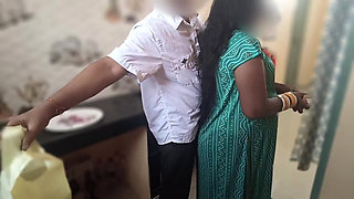 Desi step mom fucked in the kitchen,I fucked her to surprise while she is cooking..